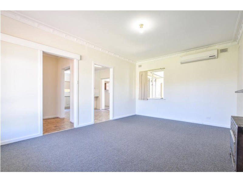 4 Weaver Avenue, Morphett Vale SA 5162