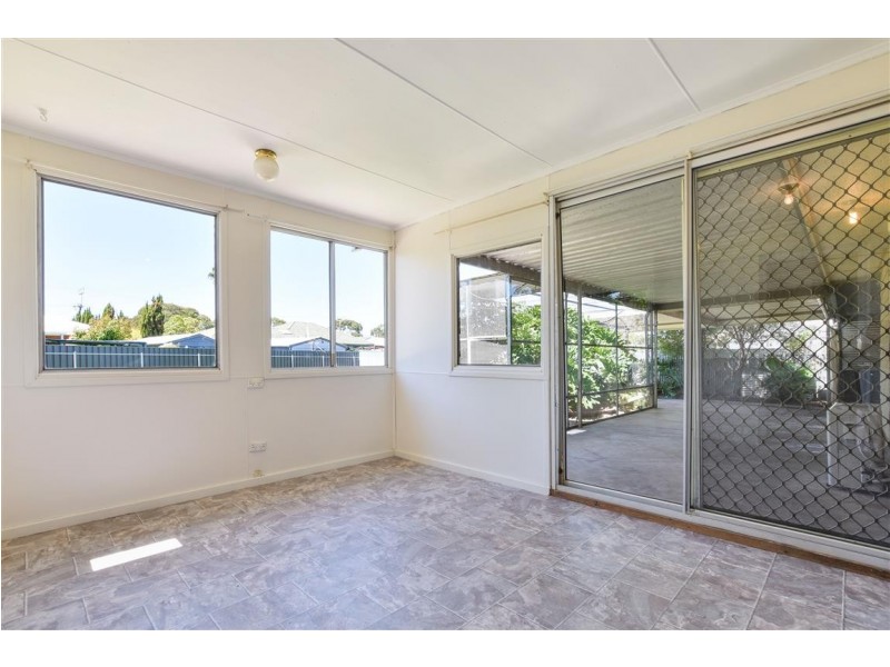 4 Weaver Avenue, Morphett Vale SA 5162