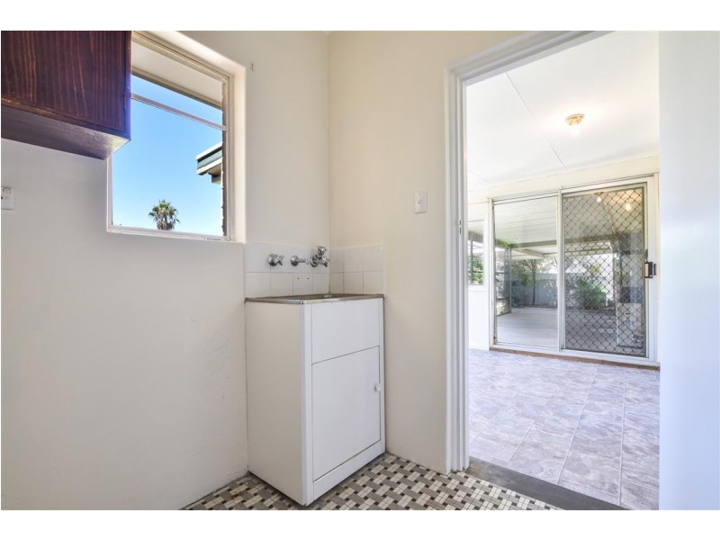 4 Weaver Avenue, Morphett Vale SA 5162
