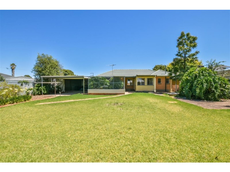 4 Weaver Avenue, Morphett Vale SA 5162