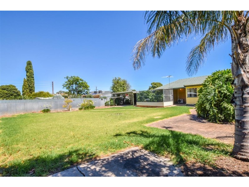 4 Weaver Avenue, Morphett Vale SA 5162