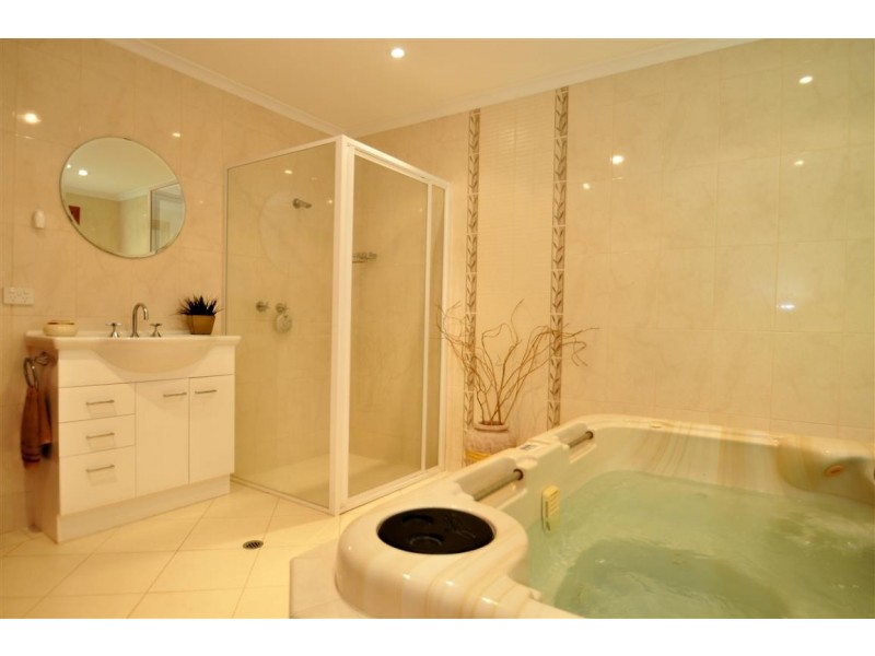 38 McHarg Road, Happy Valley SA 5159