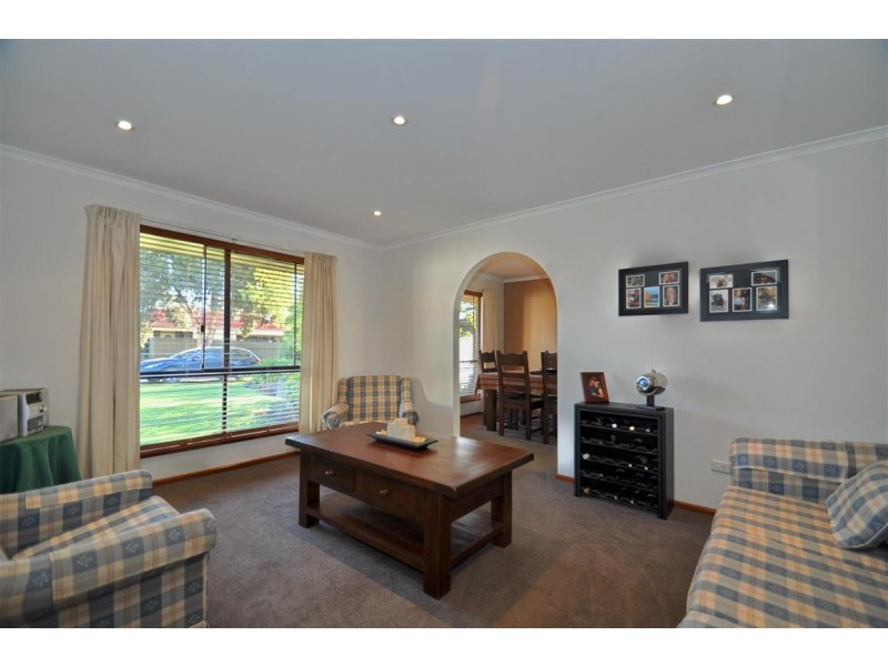 7 Blaxland Avenue, Woodcroft SA 5162