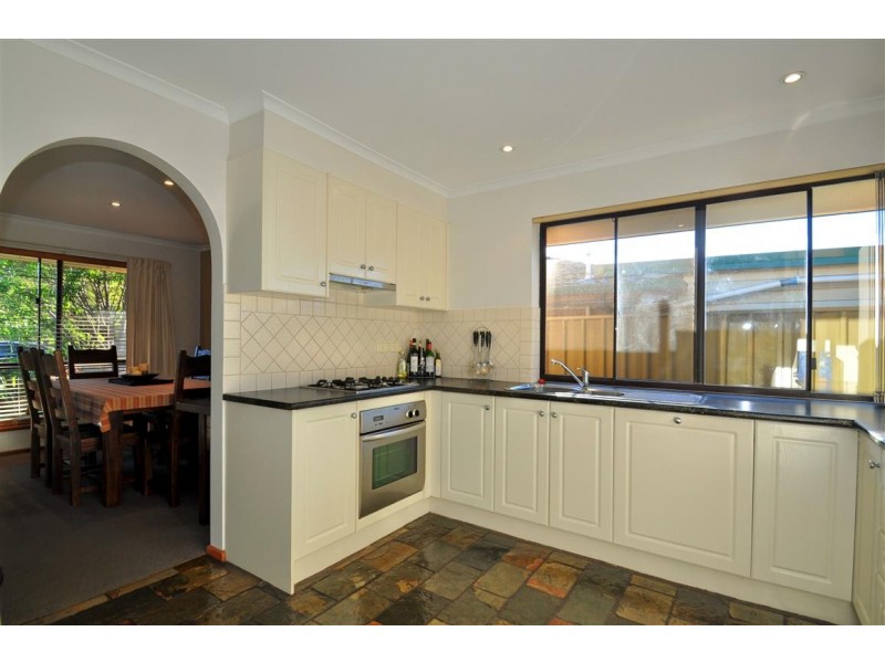 7 Blaxland Avenue, Woodcroft SA 5162