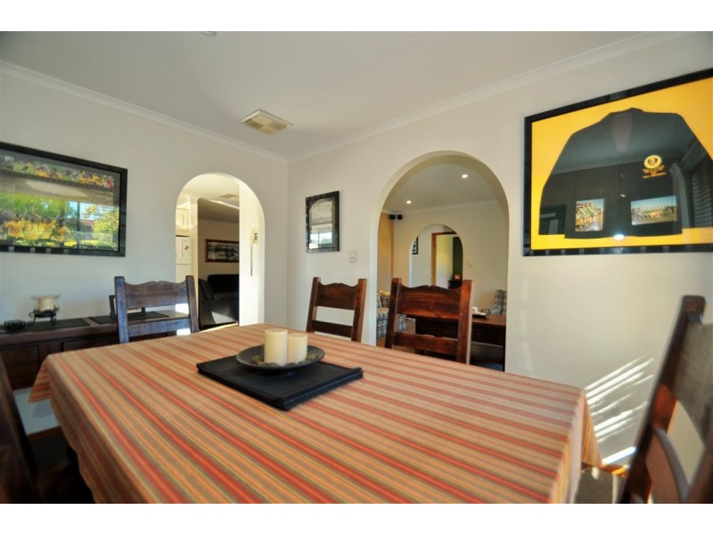 7 Blaxland Avenue, Woodcroft SA 5162