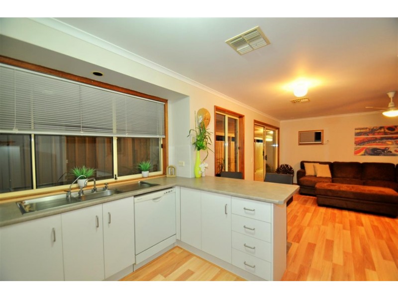 7 Holmeswood Court, Onkaparinga Hills SA 5163