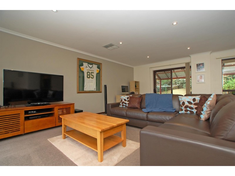 4 Grassdale Rise, Aberfoyle Park SA 5159