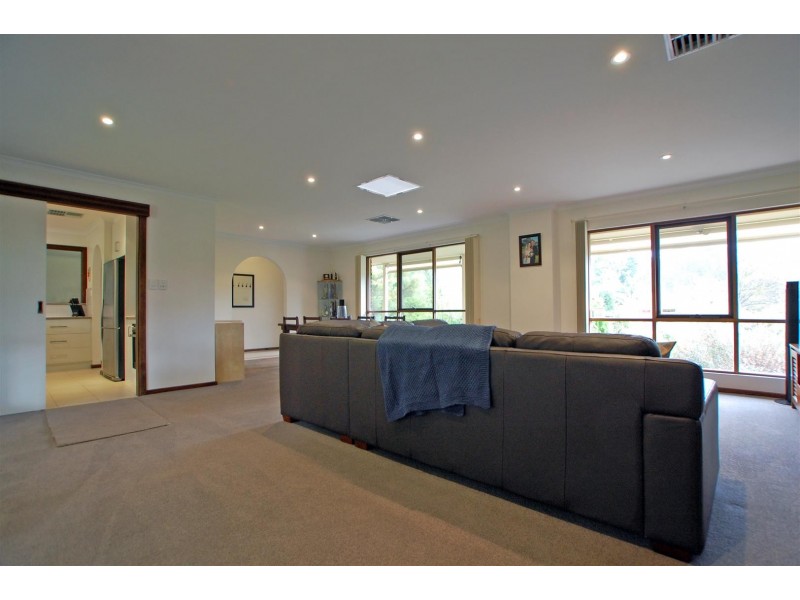 4 Grassdale Rise, Aberfoyle Park SA 5159