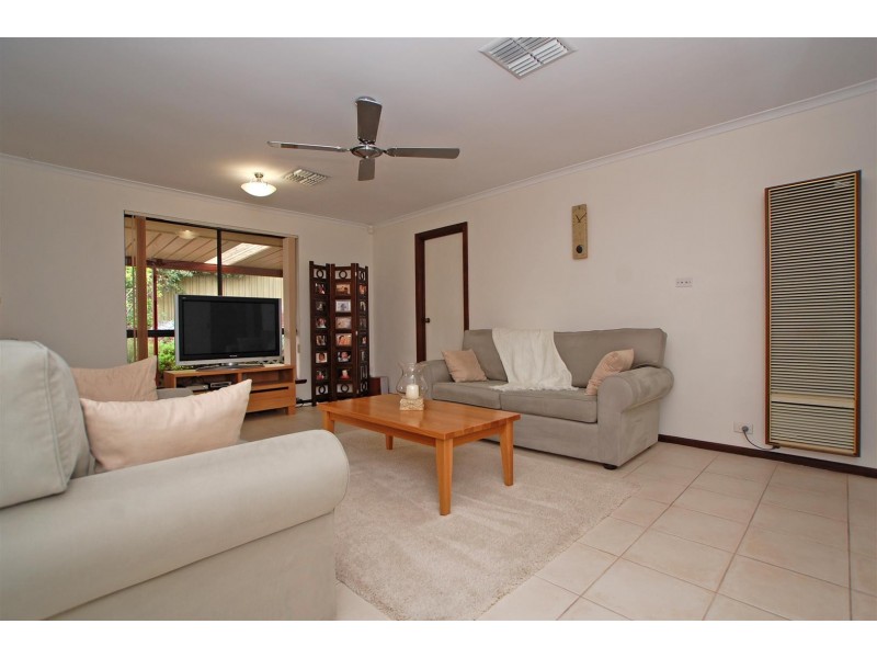 4 Grassdale Rise, Aberfoyle Park SA 5159