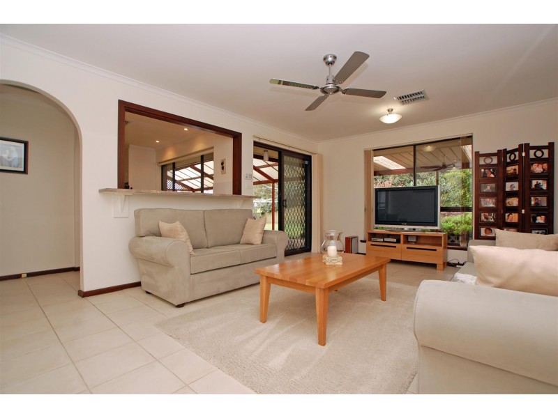 4 Grassdale Rise, Aberfoyle Park SA 5159