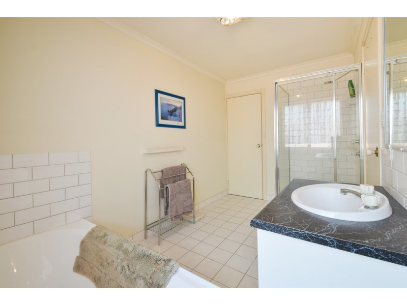 8 Rayner Court, Mitchell Park SA 5043