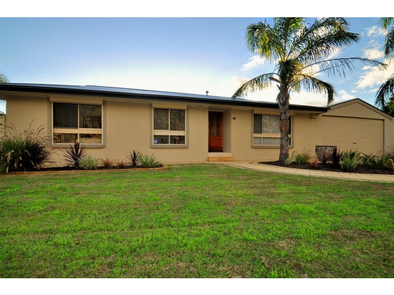 16 McClure Ave, Reynella East SA 5161