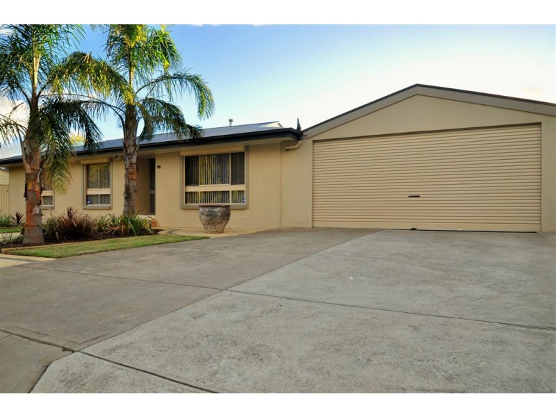 16 McClure Ave, Reynella East SA 5161