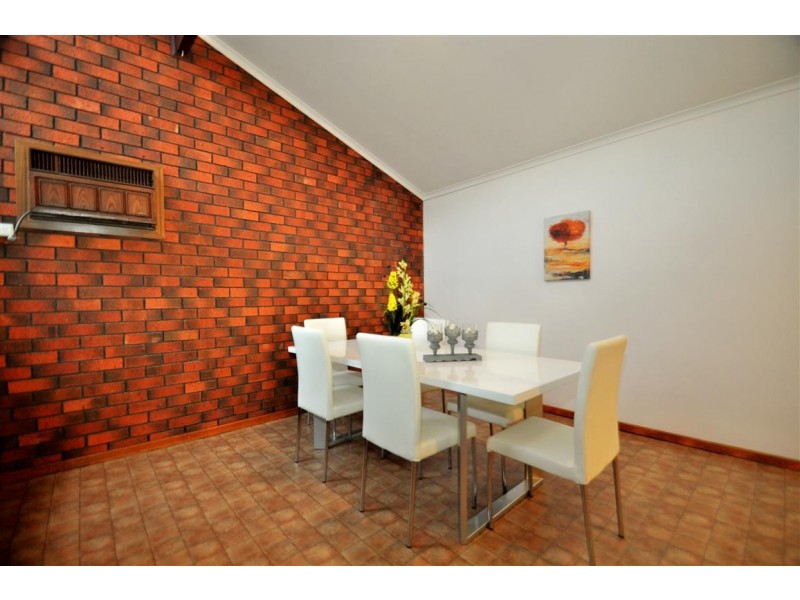 17 Conington Crescent, Morphett Vale SA 5162