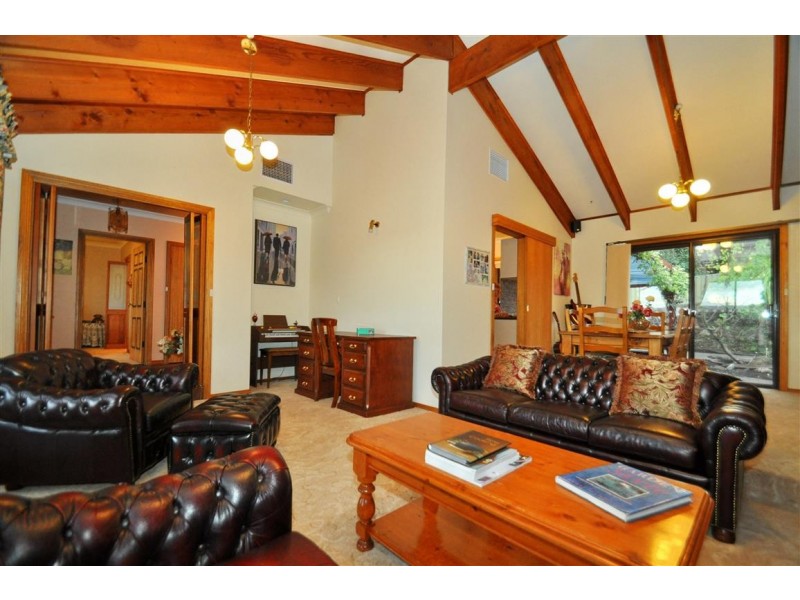 6 Mark Court, O’halloran Hill SA 5158