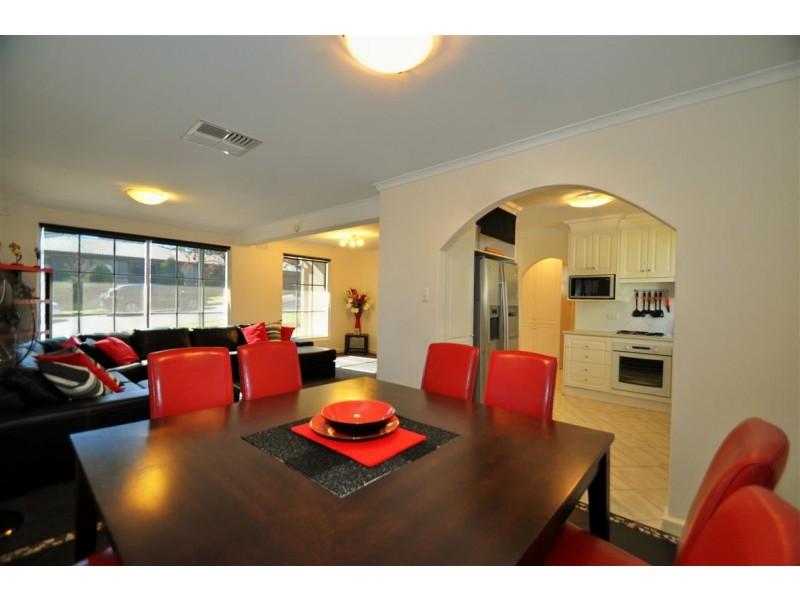 2 Sussex Crescent, Morphett Vale SA 5162