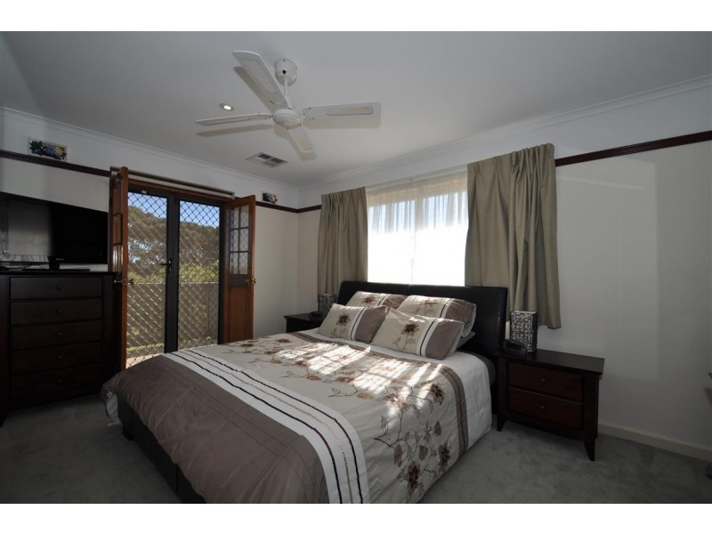 2 Sussex Crescent, Morphett Vale SA 5162