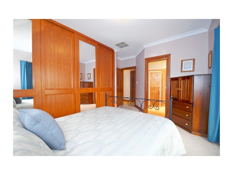 5 Lusitano Court, Woodcroft SA 5162