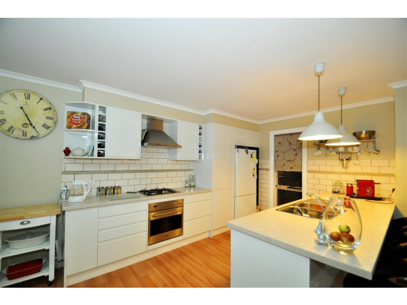 80 Elizabeth Crescent, Hallett Cove SA 5158