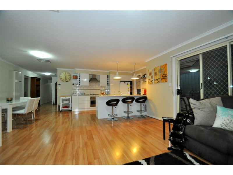 80 Elizabeth Crescent, Hallett Cove SA 5158