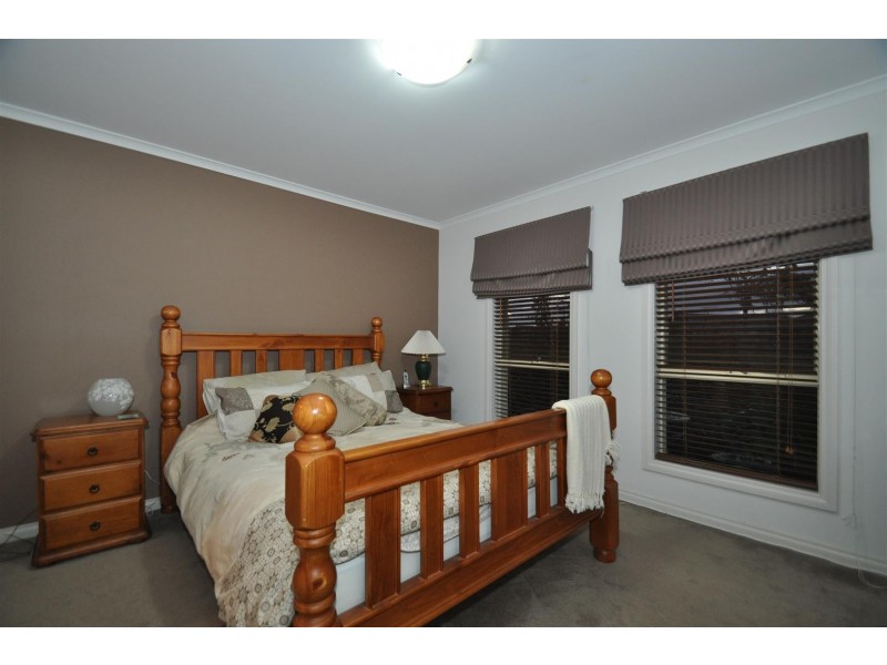 80 Elizabeth Crescent, Hallett Cove SA 5158