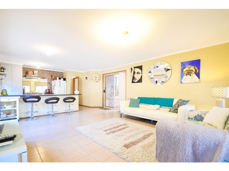 6 Phyllis Court, Trott Park SA 5158