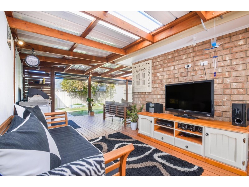 6 Phyllis Court, Trott Park SA 5158