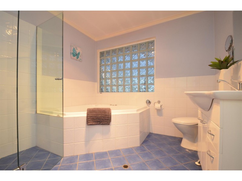 22 Alison Drive, Happy Valley SA 5159