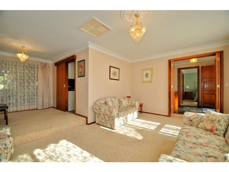 2 Sandalwood Grove, Woodcroft SA 5162
