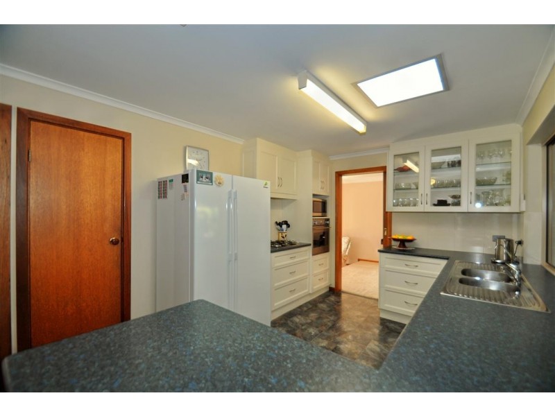 2 Sandalwood Grove, Woodcroft SA 5162