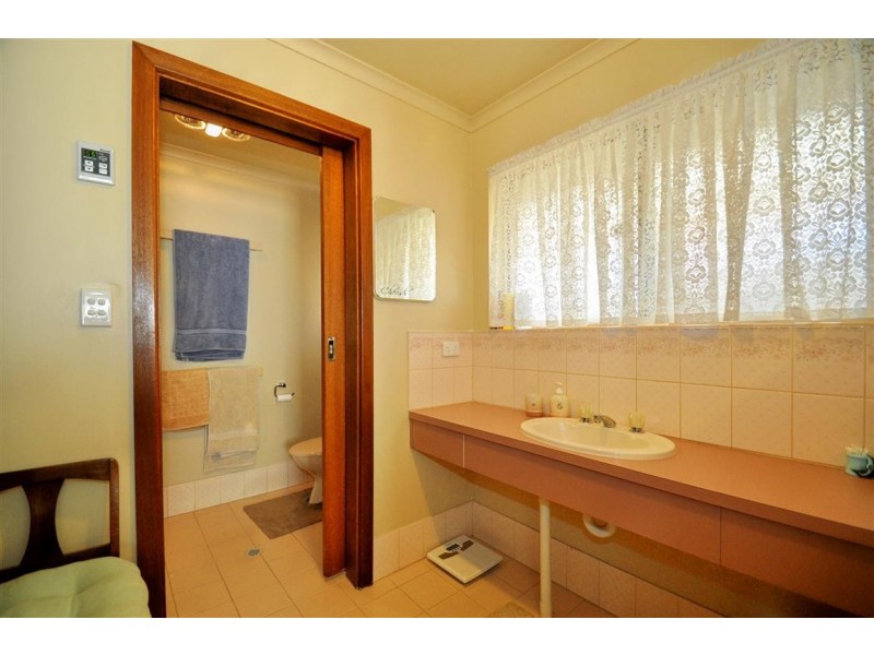 2 Sandalwood Grove, Woodcroft SA 5162