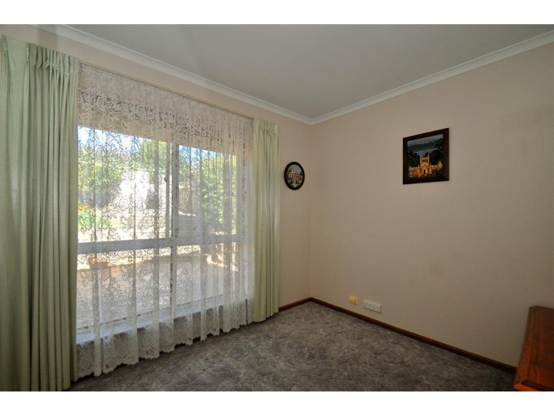 2 Sandalwood Grove, Woodcroft SA 5162