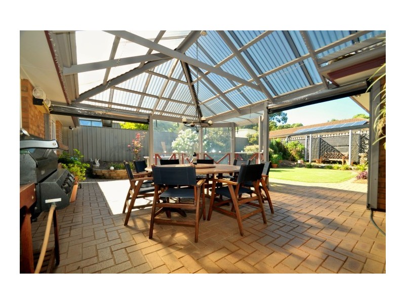 10 Outlook Drive, Aberfoyle Park SA 5159