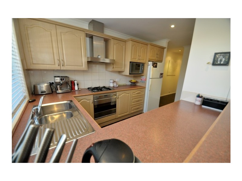 10 Outlook Drive, Aberfoyle Park SA 5159