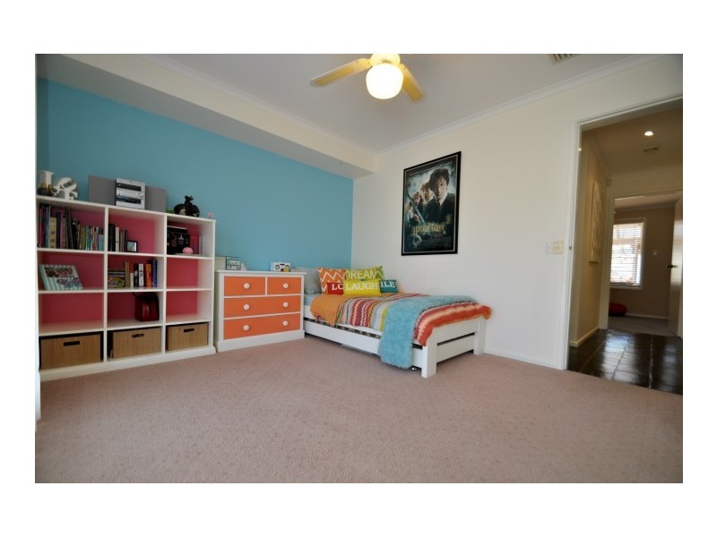 10 Outlook Drive, Aberfoyle Park SA 5159