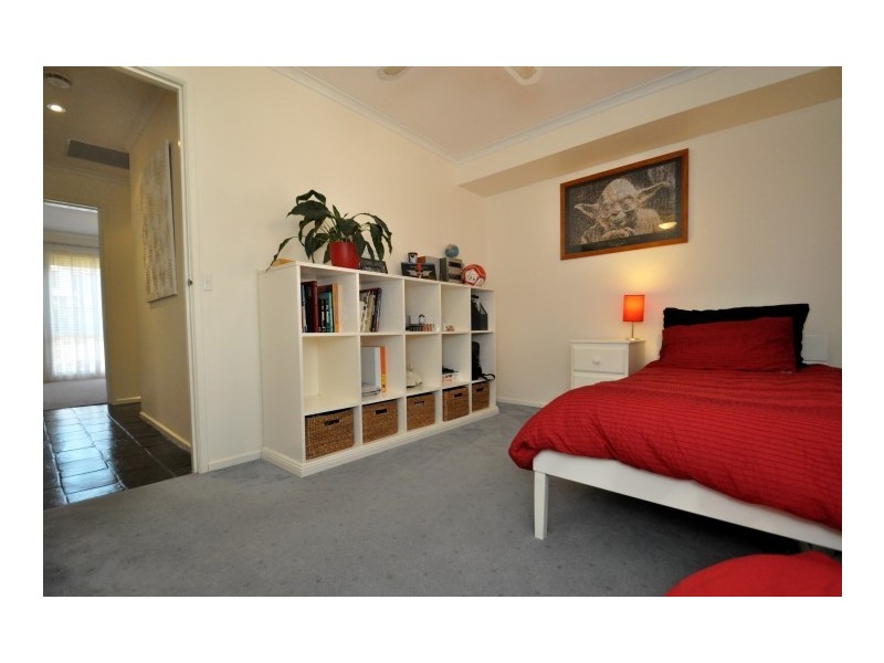 10 Outlook Drive, Aberfoyle Park SA 5159