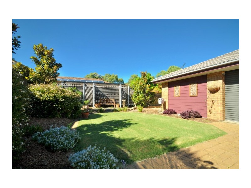 10 Outlook Drive, Aberfoyle Park SA 5159