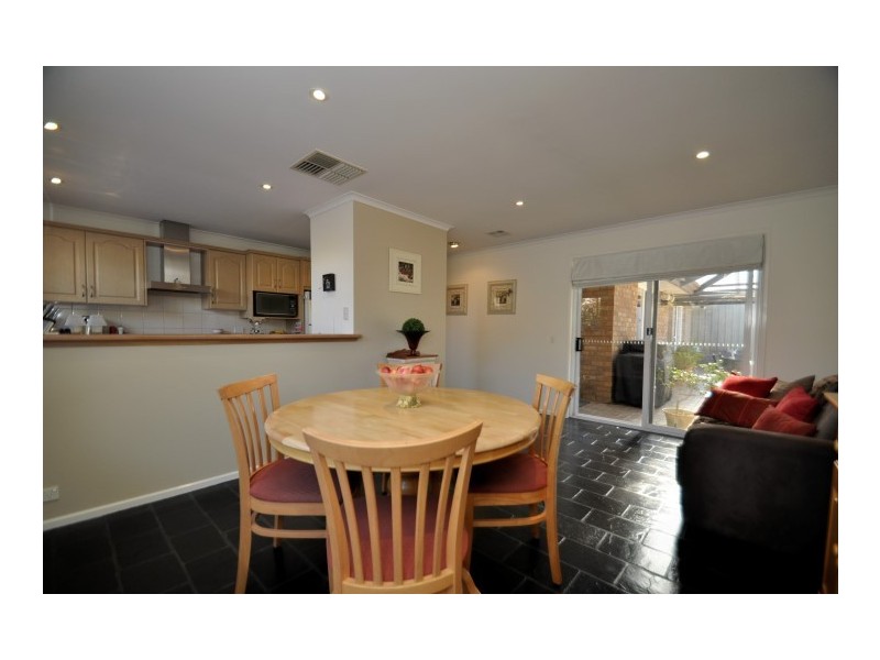 10 Outlook Drive, Aberfoyle Park SA 5159