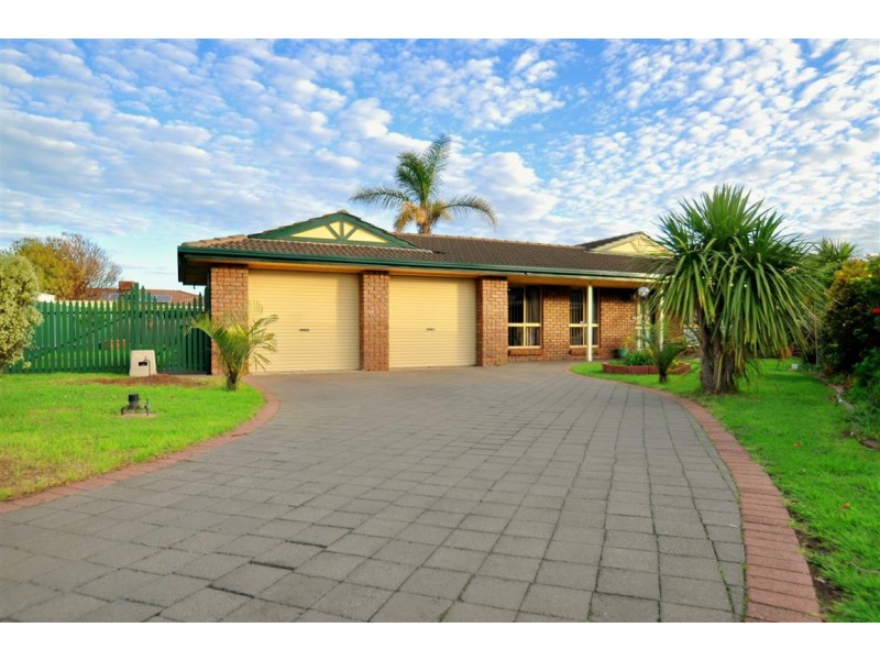 19 Meadfoot Close, Moana SA 5169