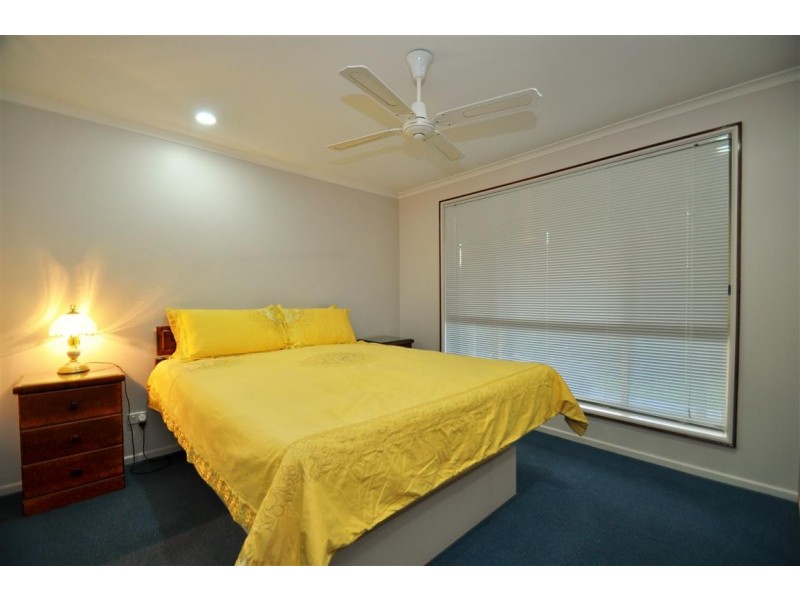 19 Meadfoot Close, Moana SA 5169