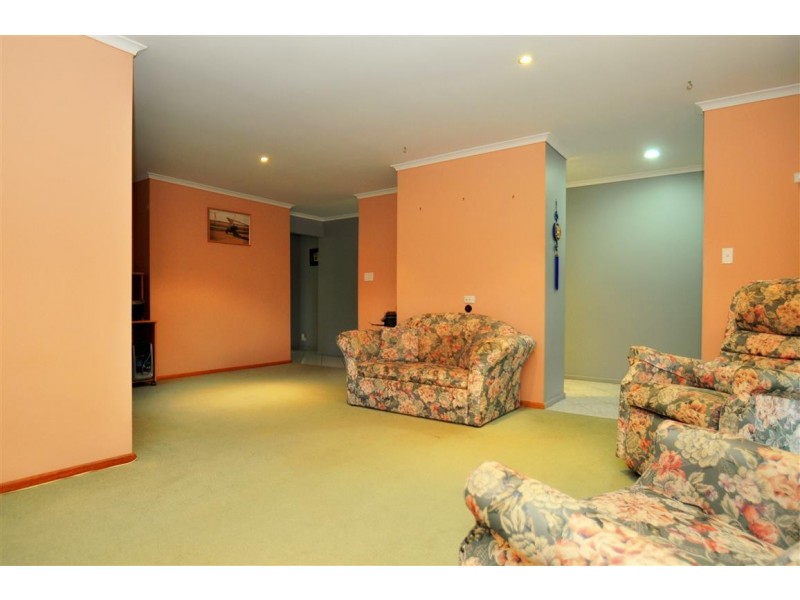 19 Meadfoot Close, Moana SA 5169