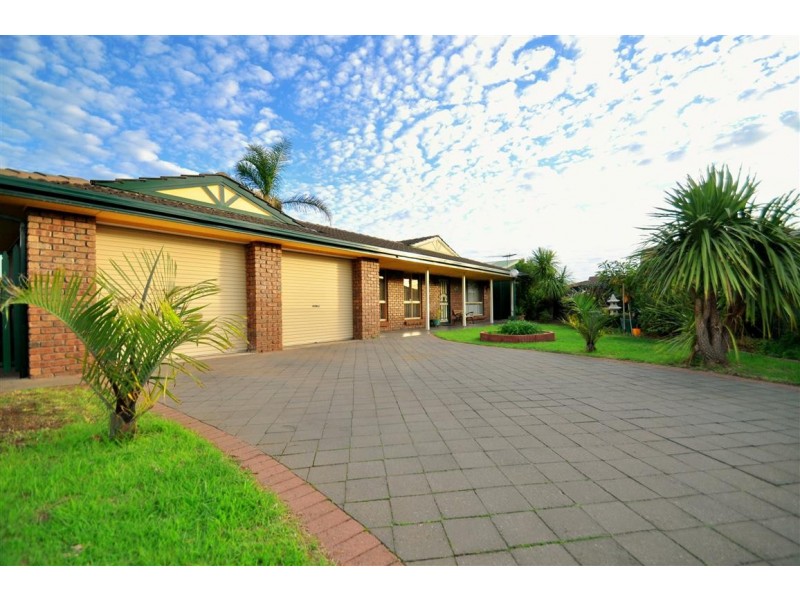 19 Meadfoot Close, Moana SA 5169