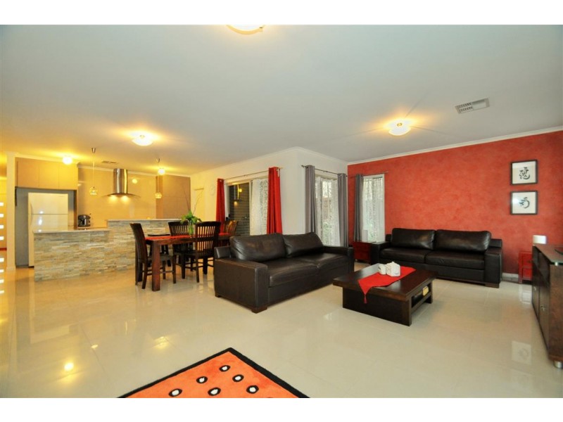 4 Arkle Place, Woodcroft SA 5162