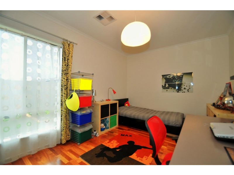 4 Arkle Place, Woodcroft SA 5162