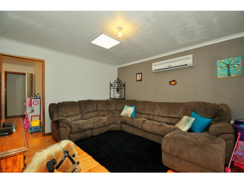 9 Troutbeck Crescent, Huntfield Heights SA 5163