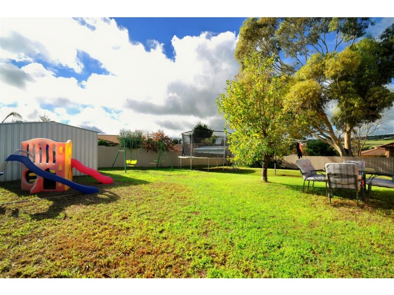 9 Troutbeck Crescent, Huntfield Heights SA 5163
