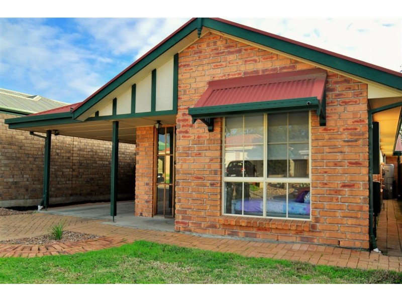 6 Madigan Crescent, Woodcroft SA 5162