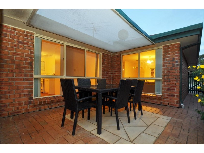 6 Madigan Crescent, Woodcroft SA 5162