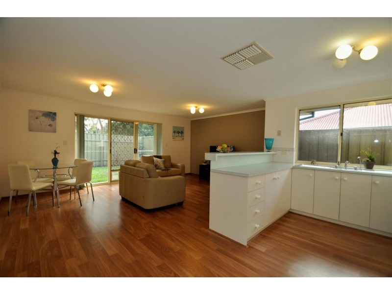 6 Madigan Crescent, Woodcroft SA 5162