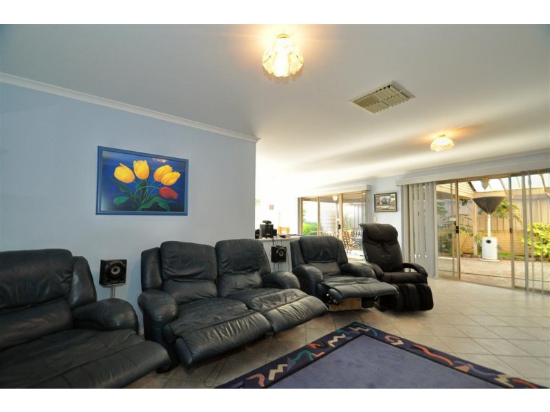 3 Perin Avenue, Woodcroft SA 5162